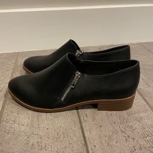 Black dressy casual shoes